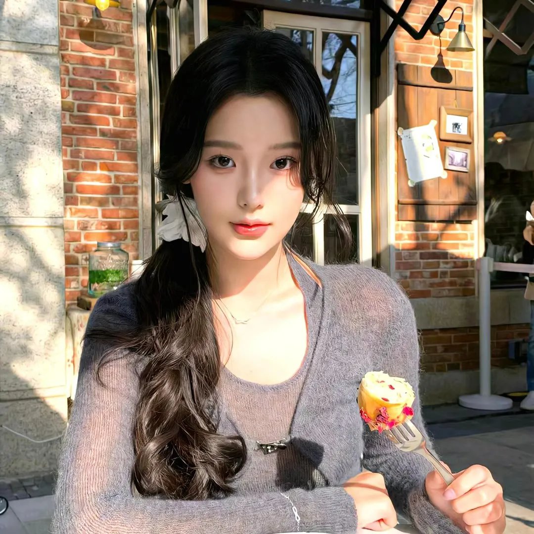 蒙娜丽莎与血月