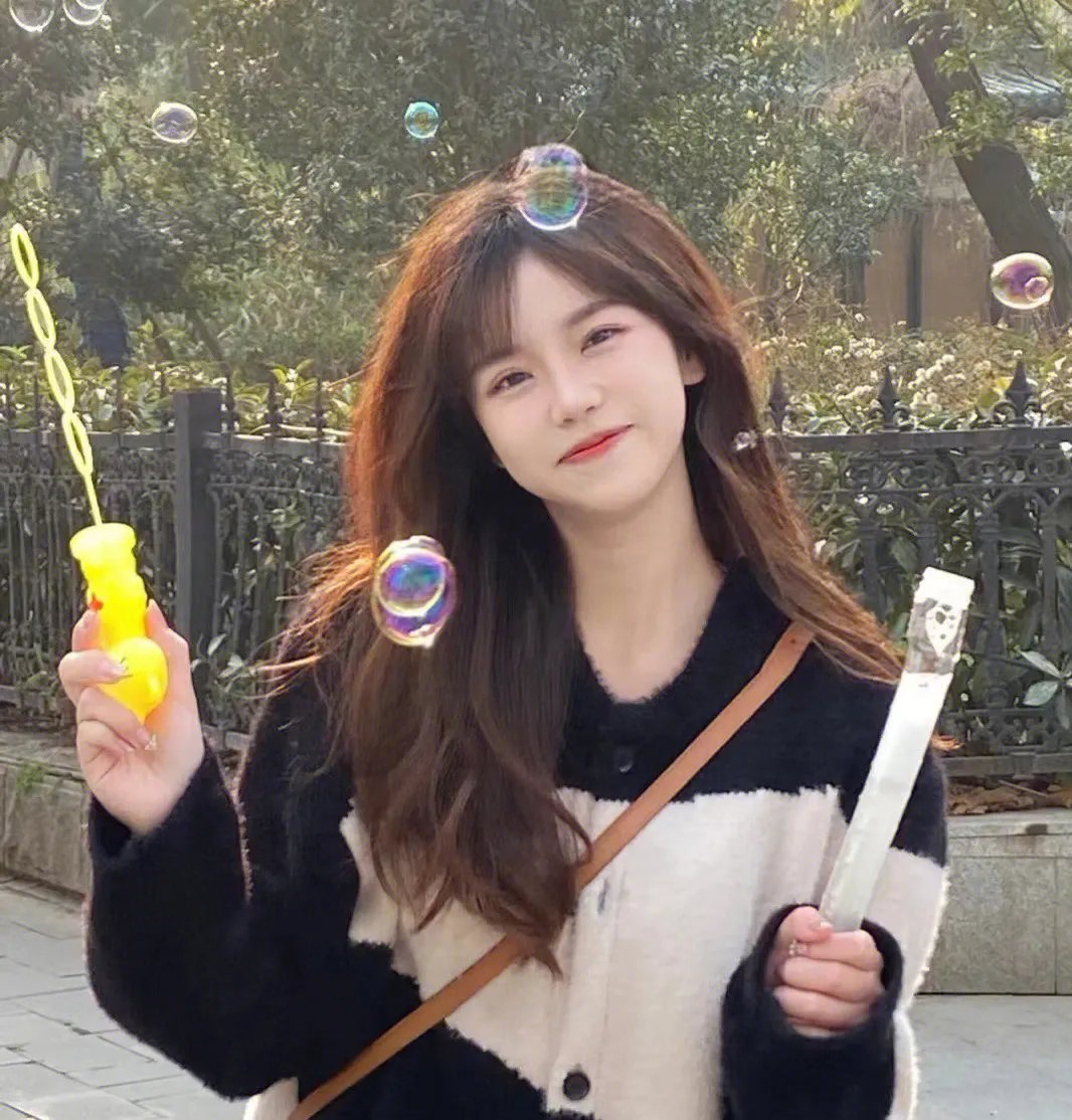 垃圾箱里的婴儿